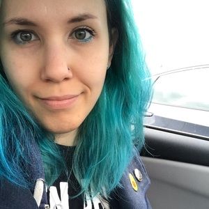 Meet your Posher, Holly